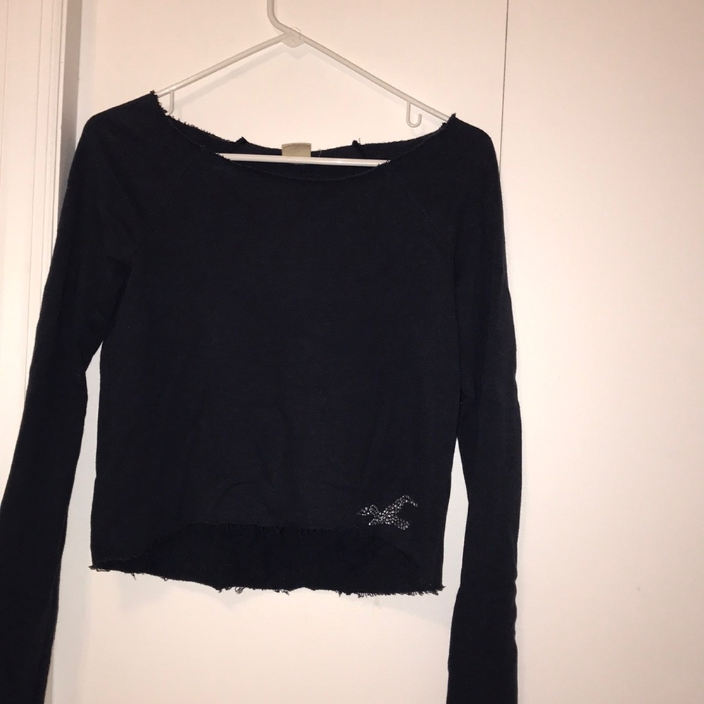 Off the shoulder long sleeve crop top